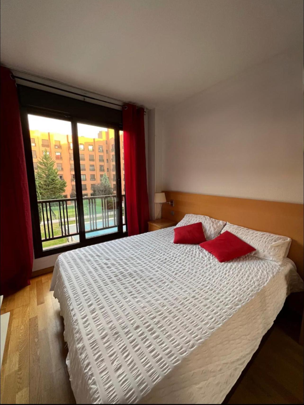 Samaniego Suite, Airport, Ifema Turistico Madrid Exteriér fotografie